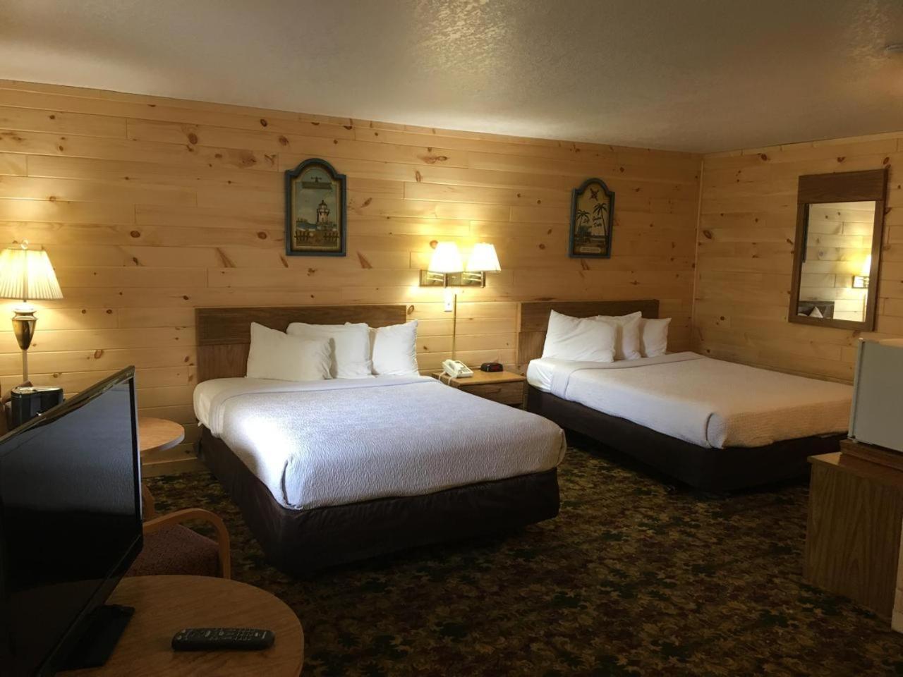 Great Mackinaw Beachfront Hotel ماكيناو سيتي المظهر الخارجي الصورة